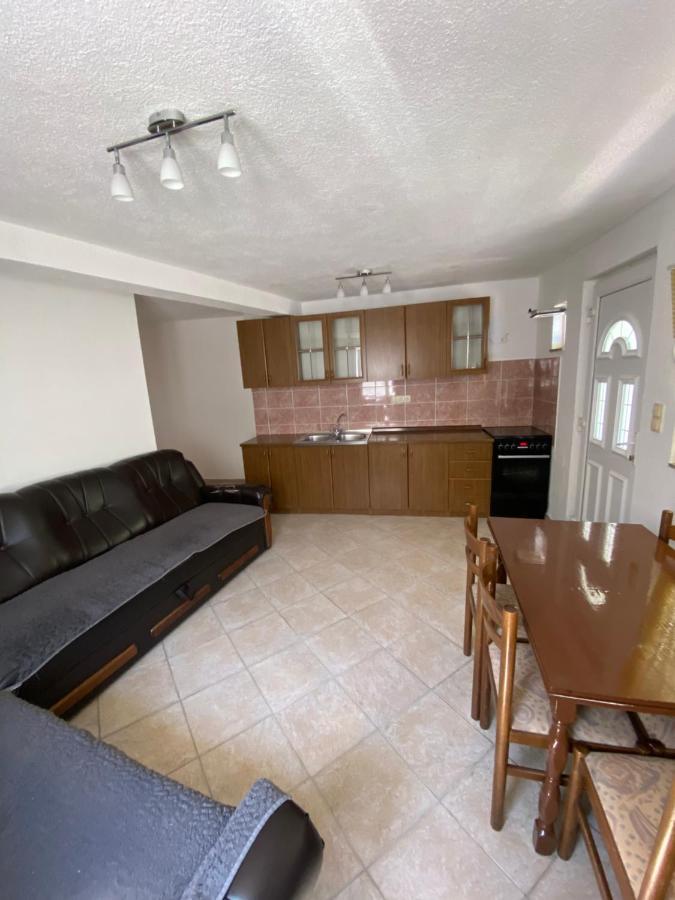 Arjan2 Apartmán *